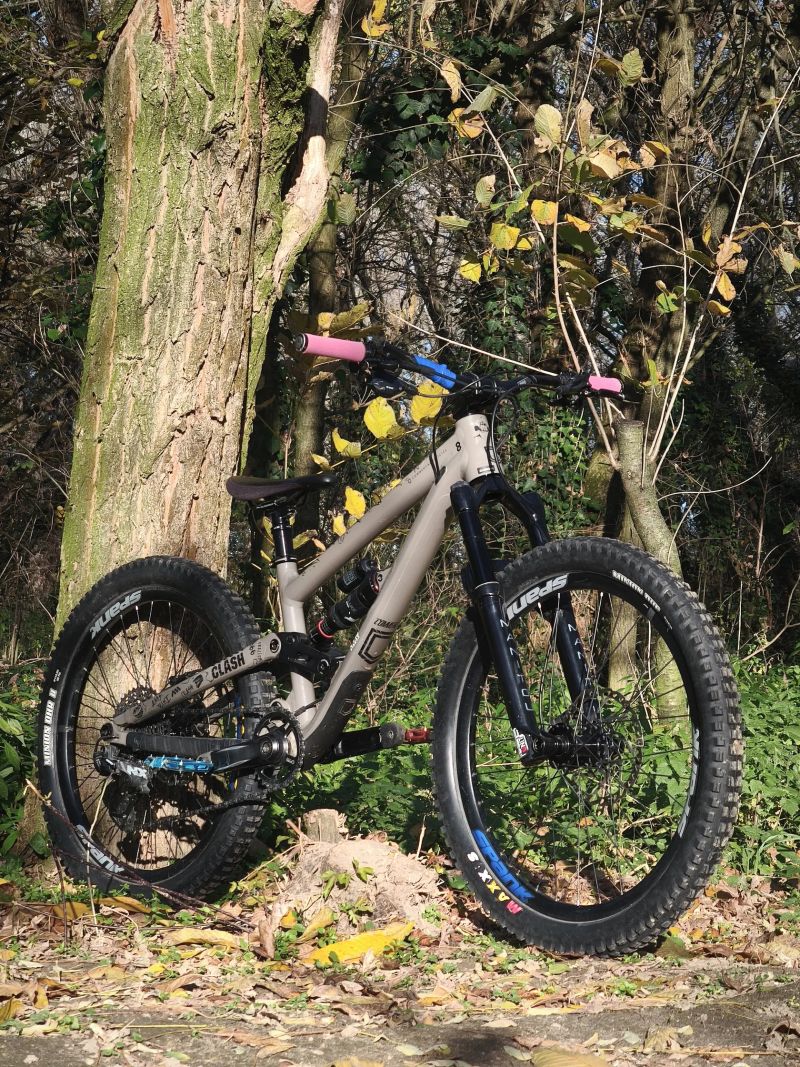 Commencal CLASH 24