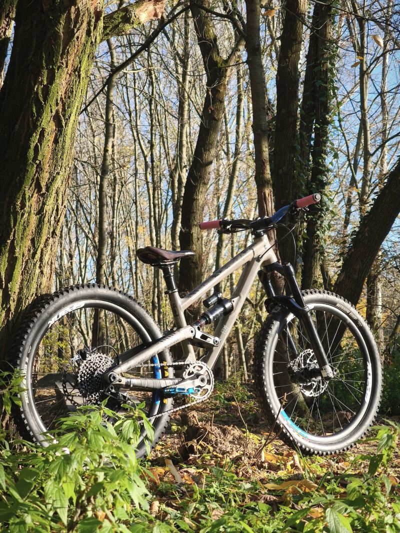 Commencal CLASH 24