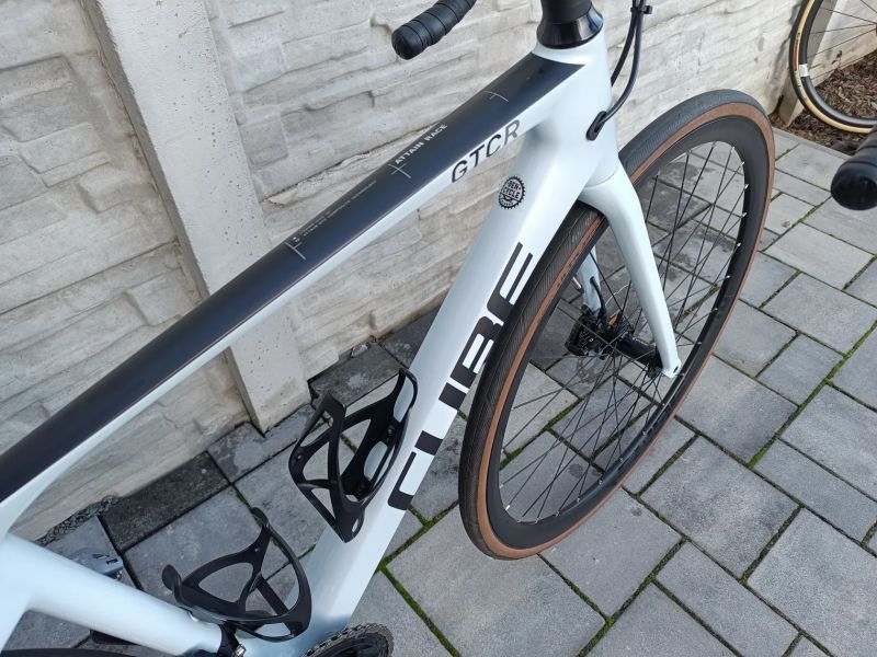 Cube Attain race di2 2x12 < 500 km