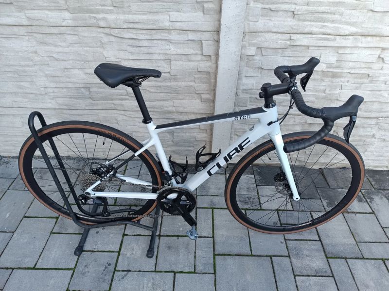Cube Attain race di2 2x12 < 500 km