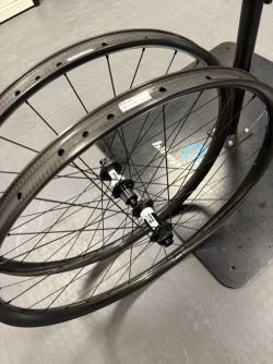 Duke Lucky Jack SLS 30 HD + DT 350 + Sapim CX Ray