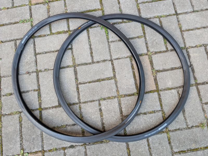 Karbonová kola Giant SLR1 42mm s novými plášti Cadex Race