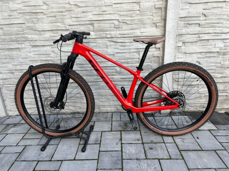 Scott Scale 940 < 300 km