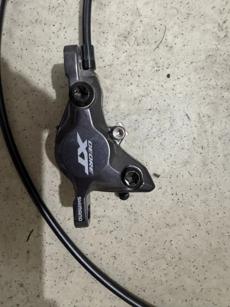 Brzdový třmen Shimano XT BR-M8100, polymer