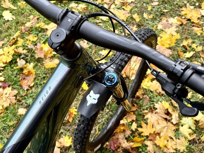 Prodám Giant Reign 1 zánovní enduro kolo koupené 8/2024 najeto pouze ca. 300km