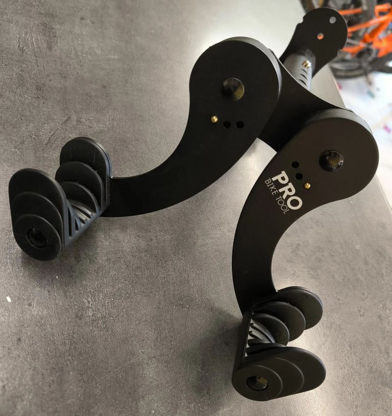 Držák jízdního kola na zeď 