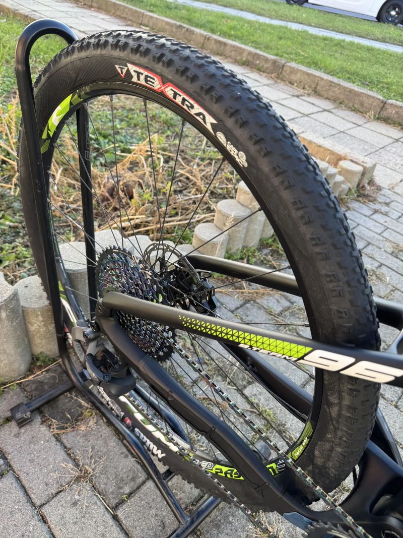 Merida Ninety six team