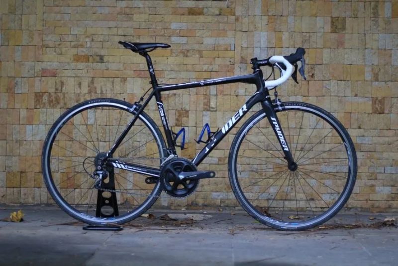 Silniční karbonové kolo Spyder 