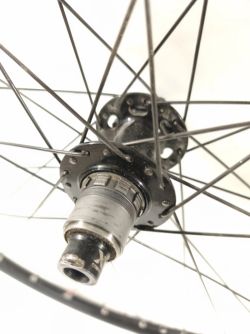 ZADNÍ KOLO - OŘECH SRAM