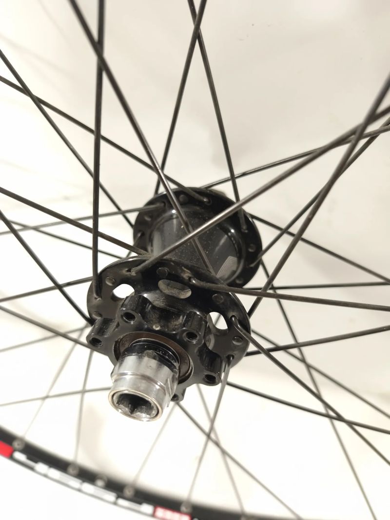 ZADNÍ KOLO - OŘECH SRAM