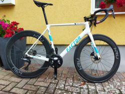 Factor Factor O2 limited edition, Custom stavba 