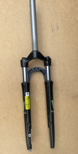 Odružená vidlice Suntour