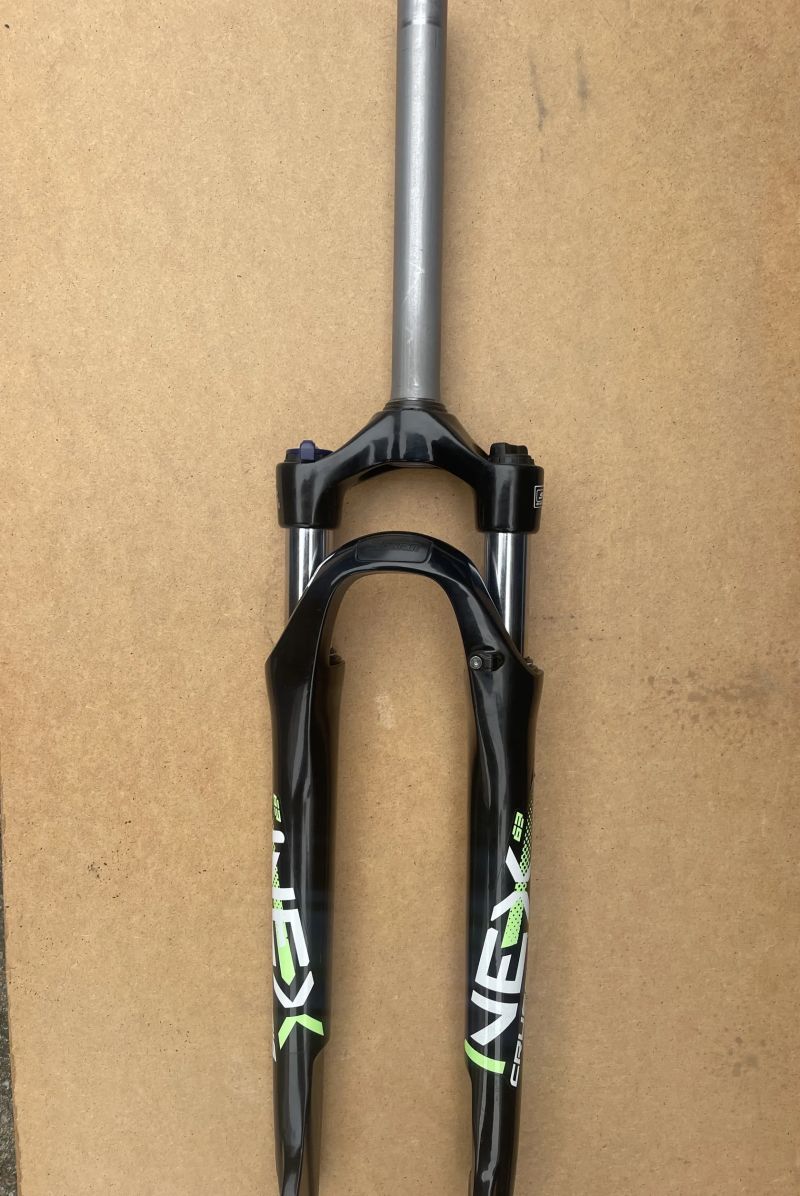 Odružená vidlice Suntour