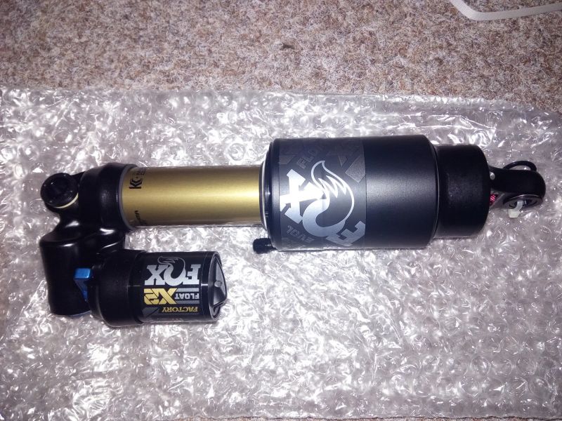 Nový tlumič FOX Float X2 Factory 230x65mm