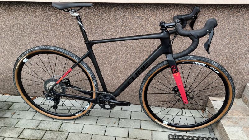 Nový Cube Nuroad C:62 Custom "M" 8,93kg