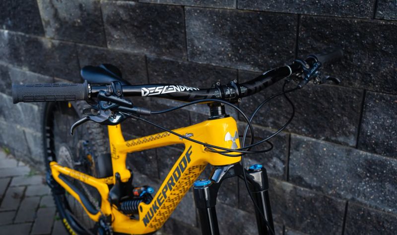 Nukeproof GIGA ELITE velikost M.