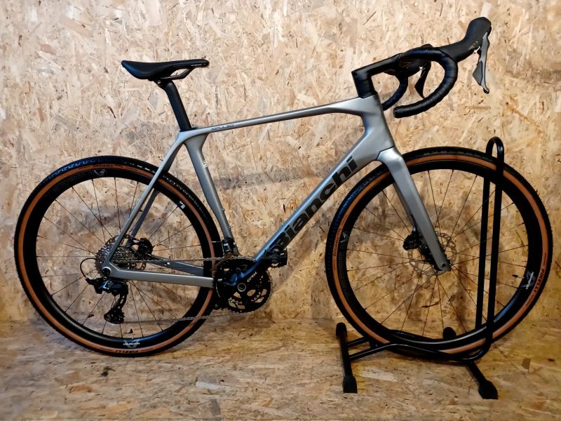 Gravel Bianchi Impulso Pro GRX 820 2x, 2025, velikost rámu L