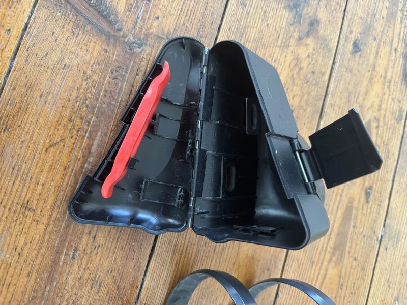 Specialized SWAT (košíky, box, multiklíč, nýtovačka)