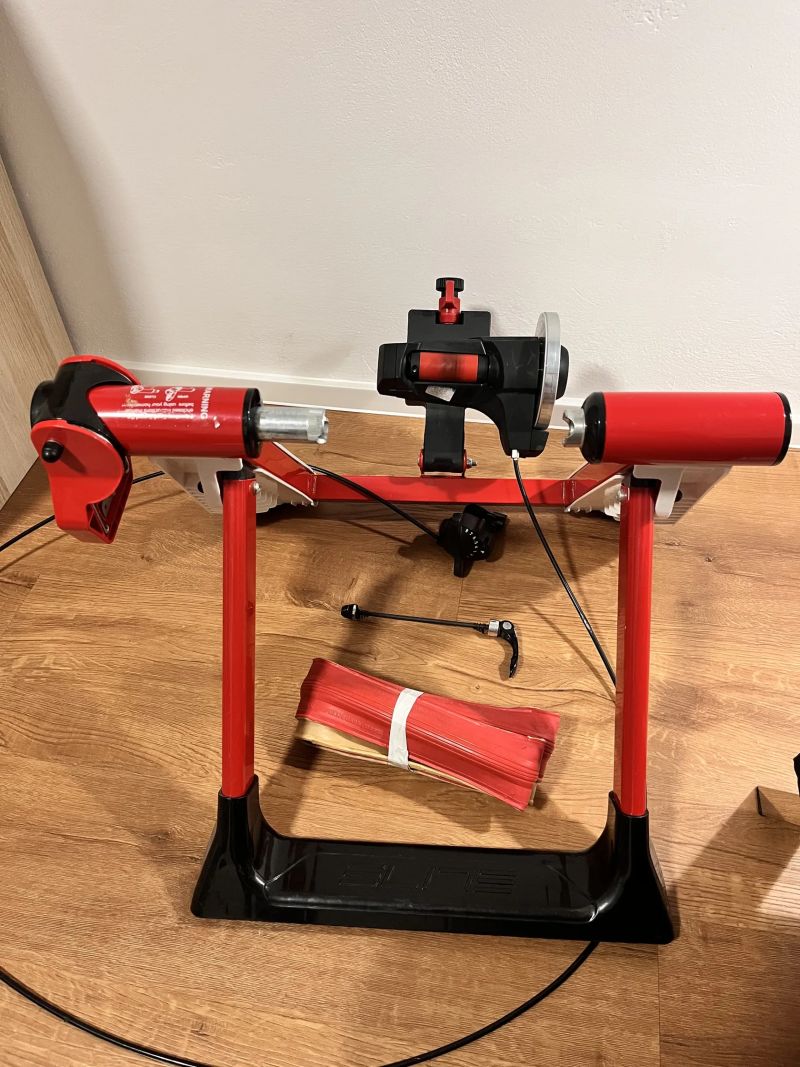 Elite Novo Force - Elastogel - červený - 8 stupňů zátěže.