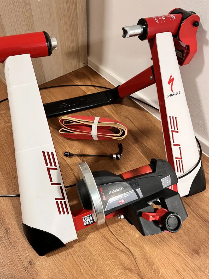 Elite Novo Force - Elastogel - červený - 8 stupňů zátěže.