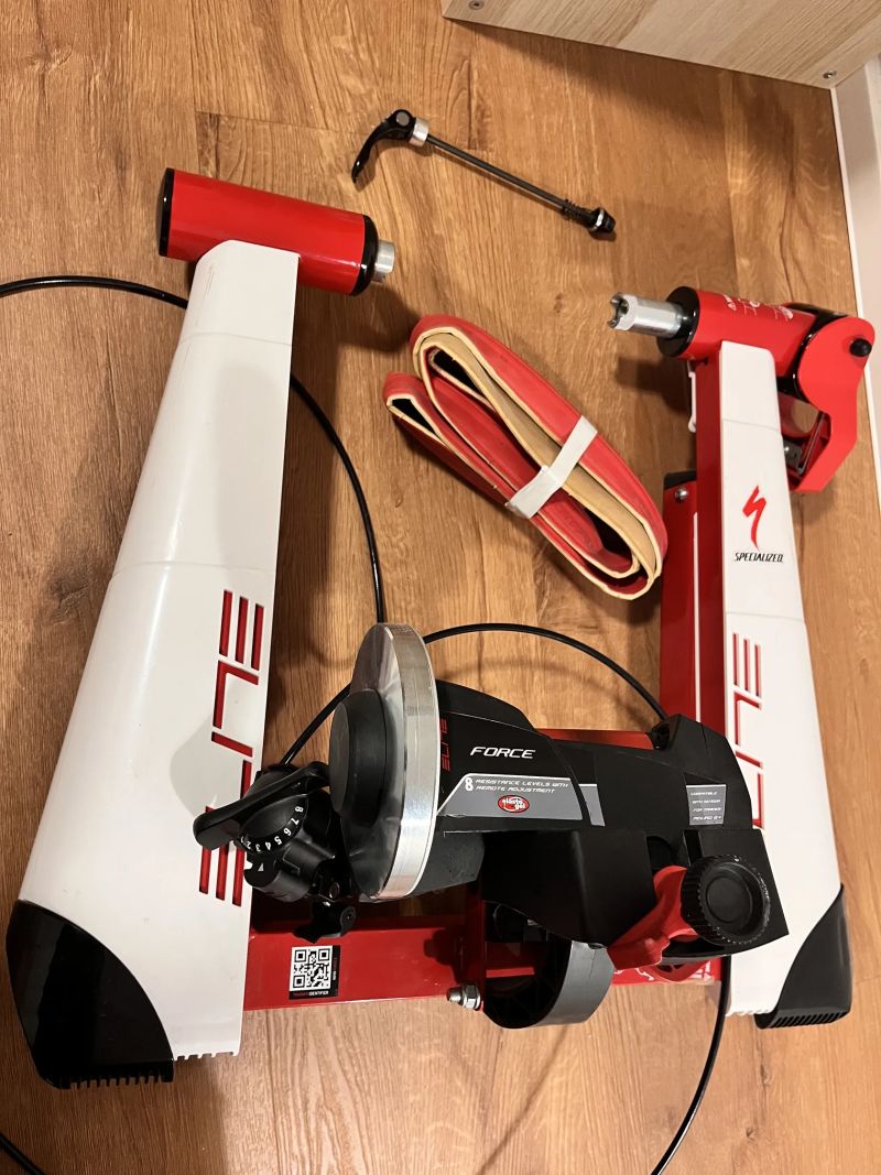 Elite Novo Force - Elastogel - červený - 8 stupňů zátěže.