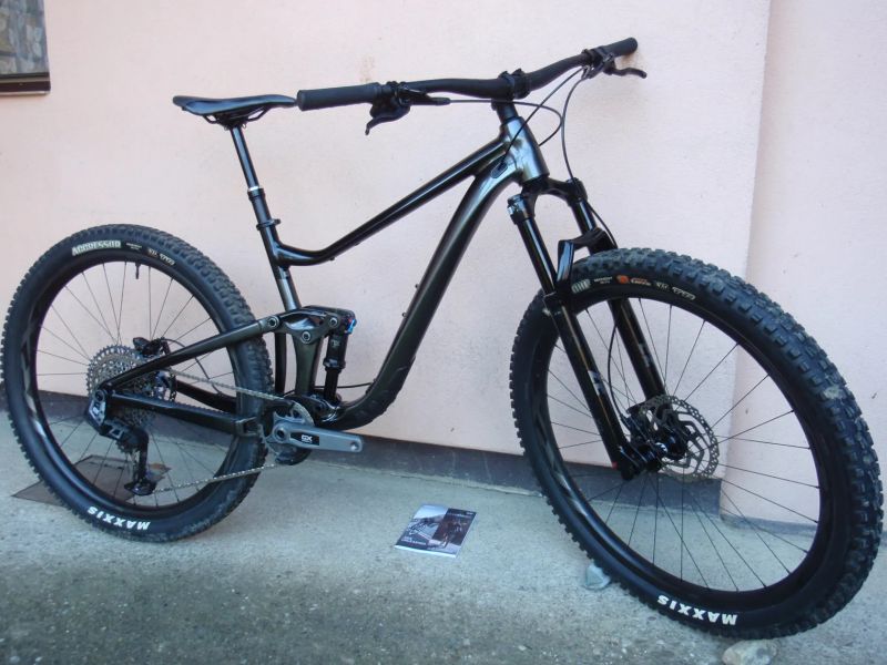 Zánovní Giant Trance 29 2 - elektronická řadící sada Sram GX ASX Eagle, karbonové kola!