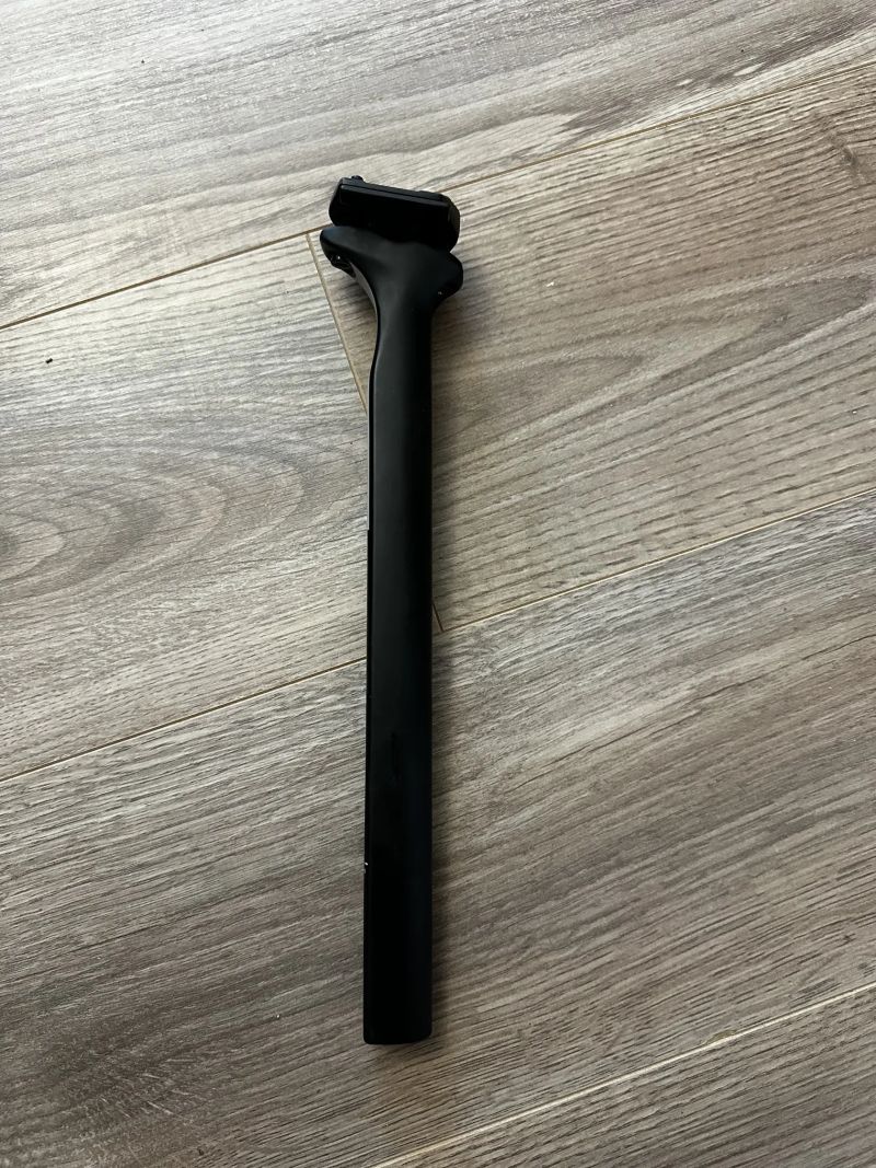 Cannondale Hollowgram KNOT 27 Carbon sedlovka 330 mm 0° Offset