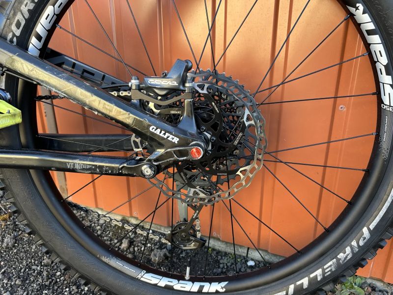 YT Industries Capra CF