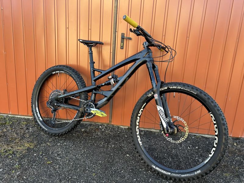 YT Industries Capra CF
