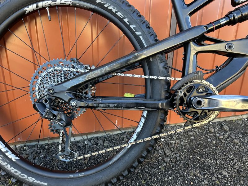 YT Industries Capra CF