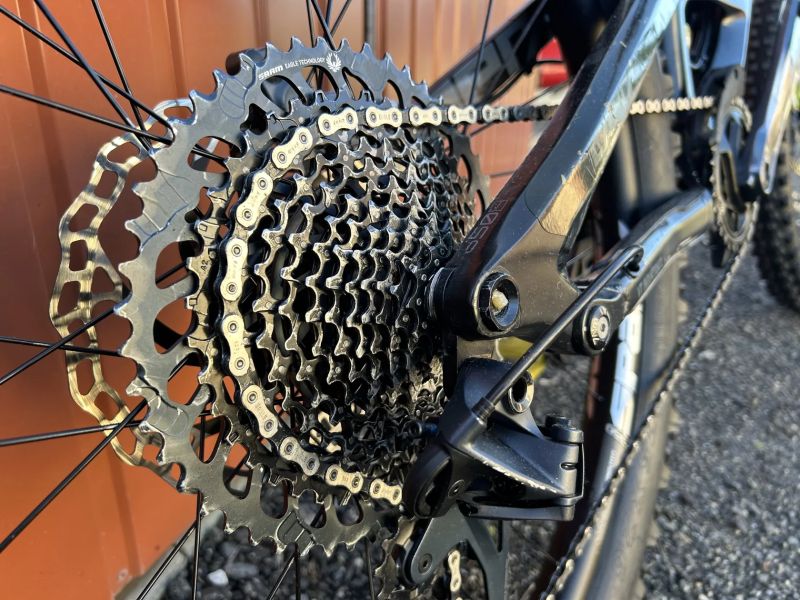 YT Industries Capra CF