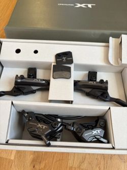 Brzdy Shimano XT M8220