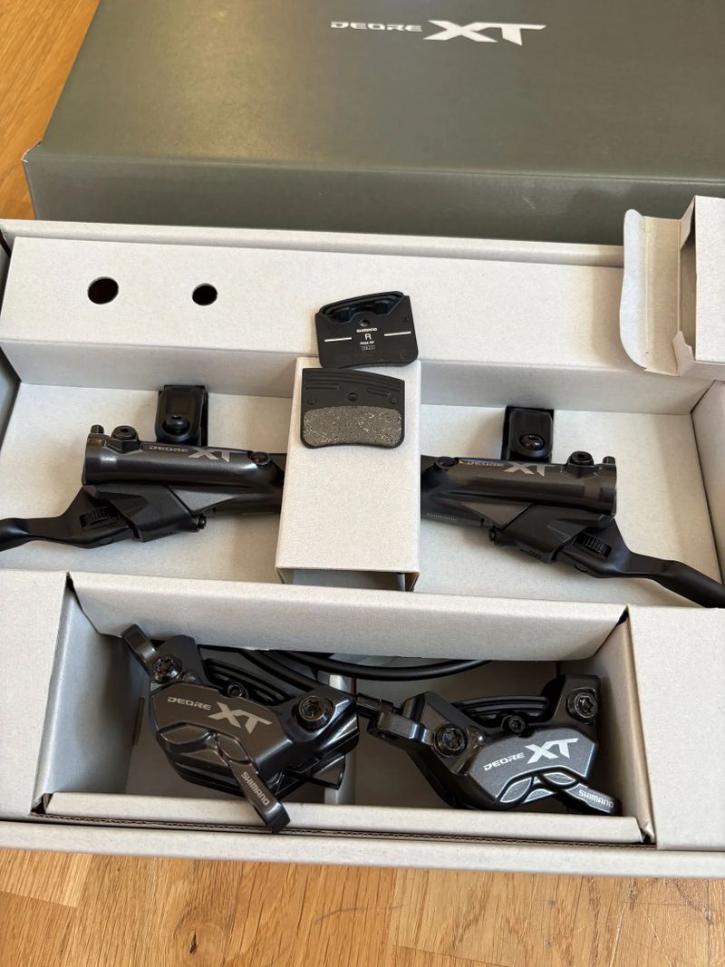 Brzdy Shimano XT M8220