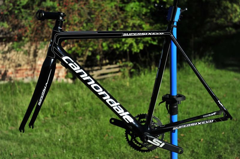 Cannondale SuperSix Evo Hi-Mod,TTE=54,minimální oděrky laku,lightweight stavba, pod 3.000km