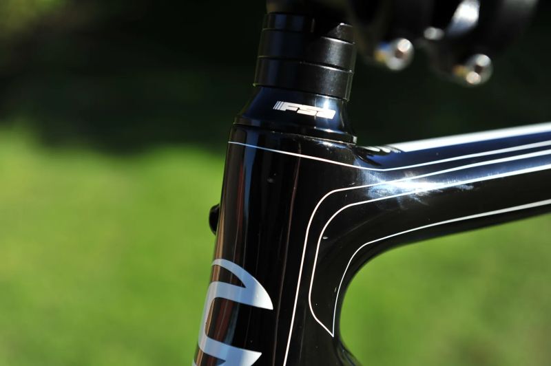 Cannondale SuperSix Evo Hi-Mod,TTE=54,minimální oděrky laku,lightweight stavba, pod 3.000km