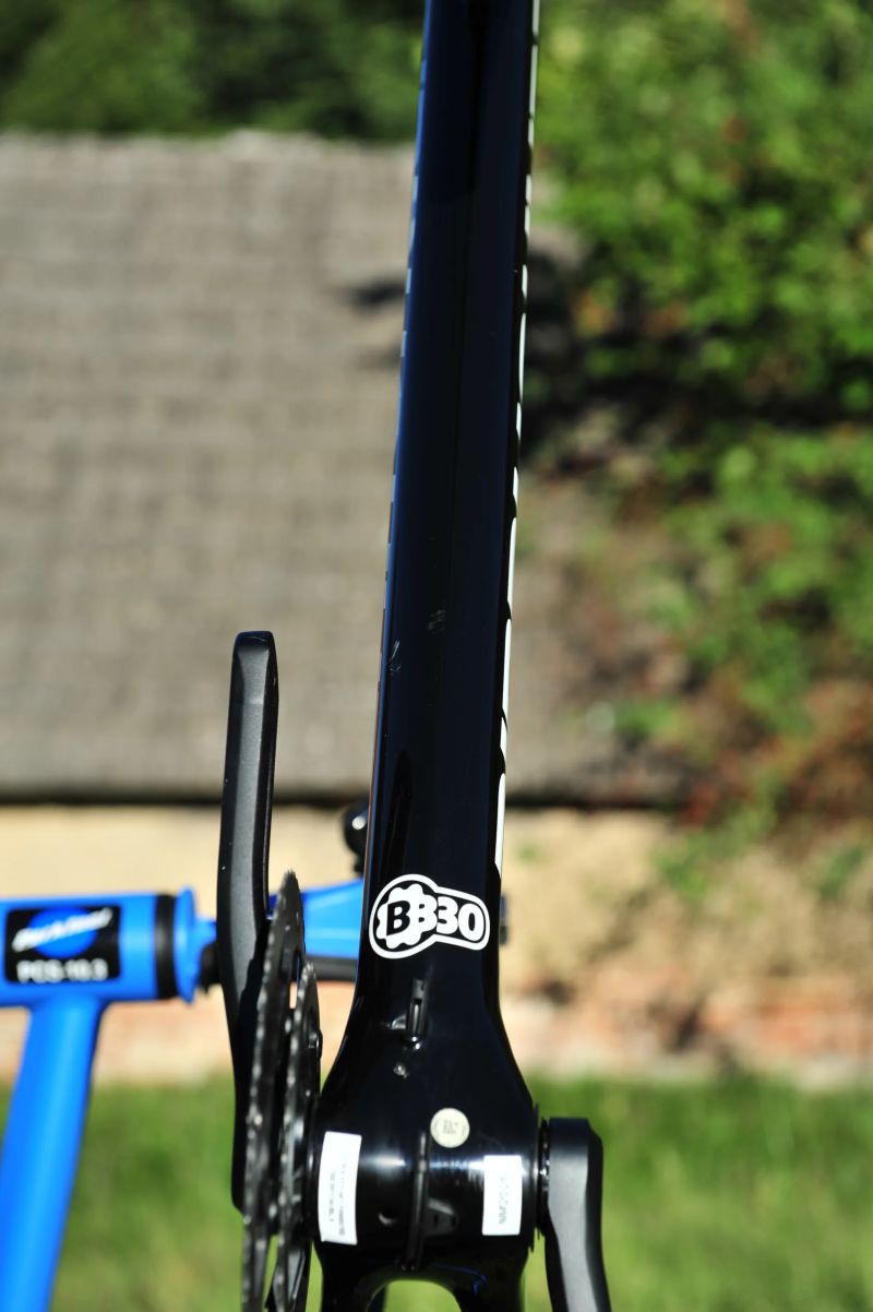 Cannondale SuperSix Evo Hi-Mod,TTE=54,minimální oděrky laku,lightweight stavba, pod 3.000km