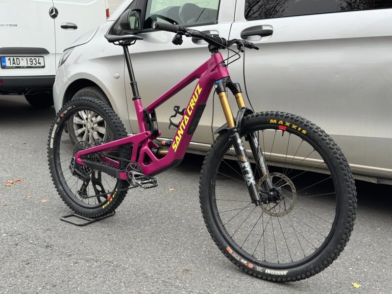 Santa Cruz Bronson 2025 CC X0 s Reserve Wheels, velikost MD