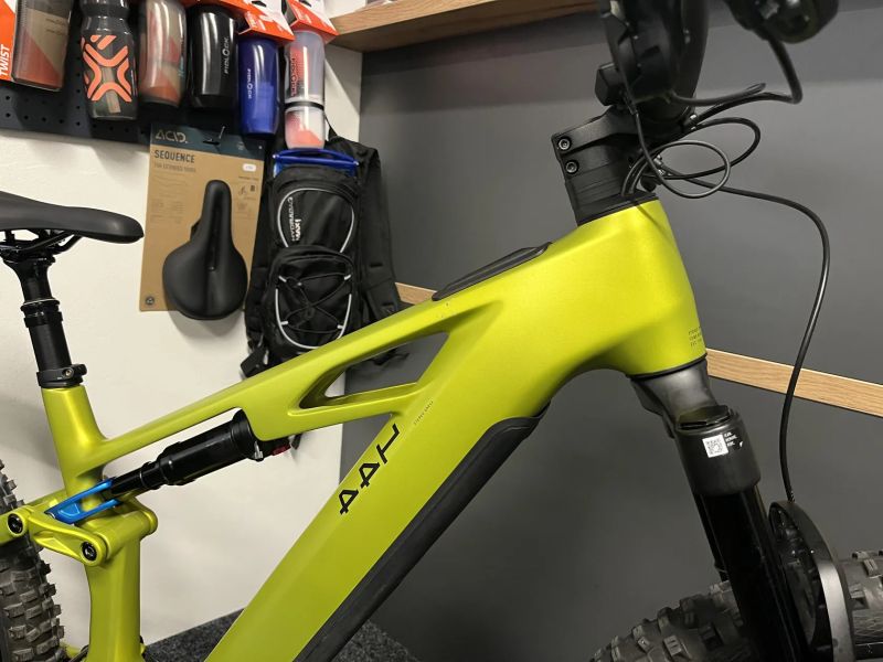 CUBE Stereo Hybrid ONE44 HPC RACE 800 vel.L 2025 1755km