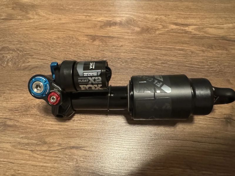 Nový Tlumič FOX X2 Performance Elite 205x60/65 se zamykáním