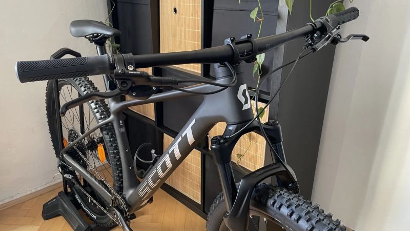 Scott Scale 940 carbon Black / vel.M / zánovní / Eagle 1x12