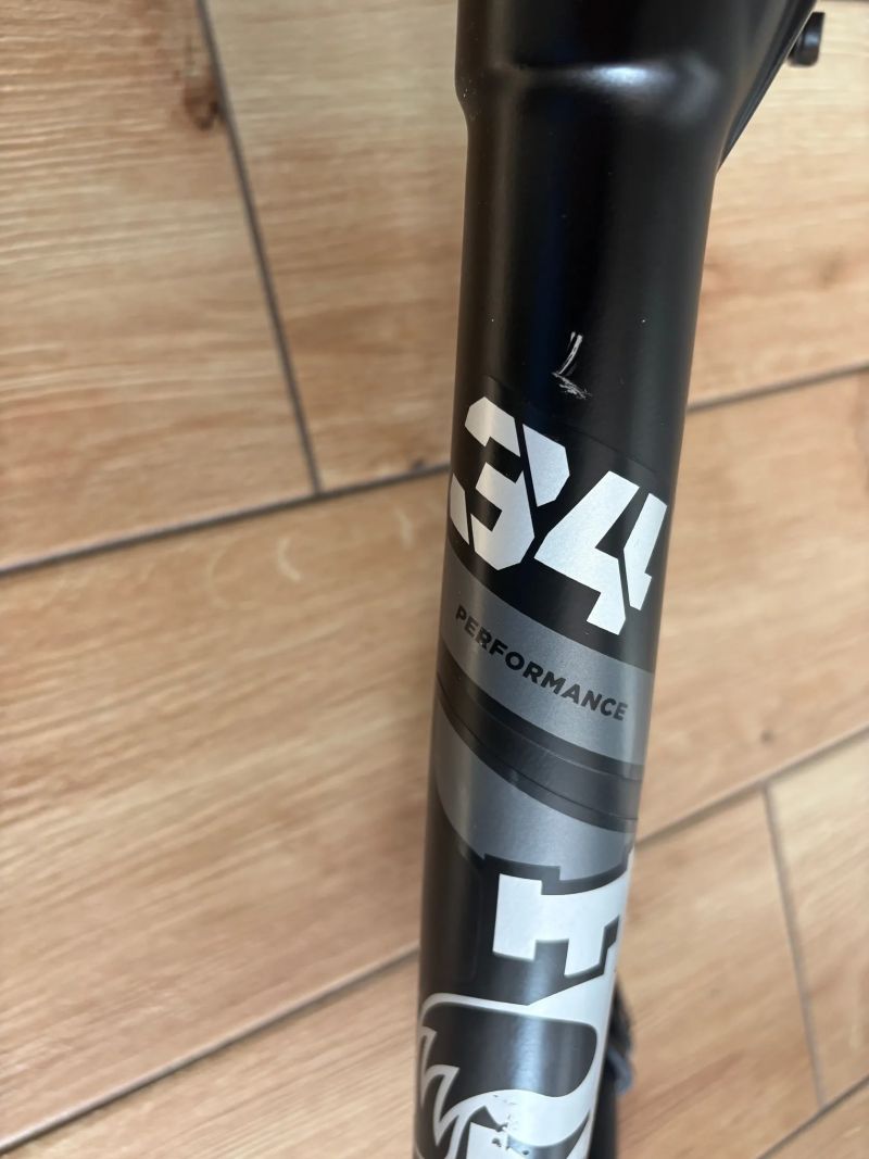 Fox Racing Shox 34 Float Performance Grip 29" odpružená vidlice 140 mm Boost 2021