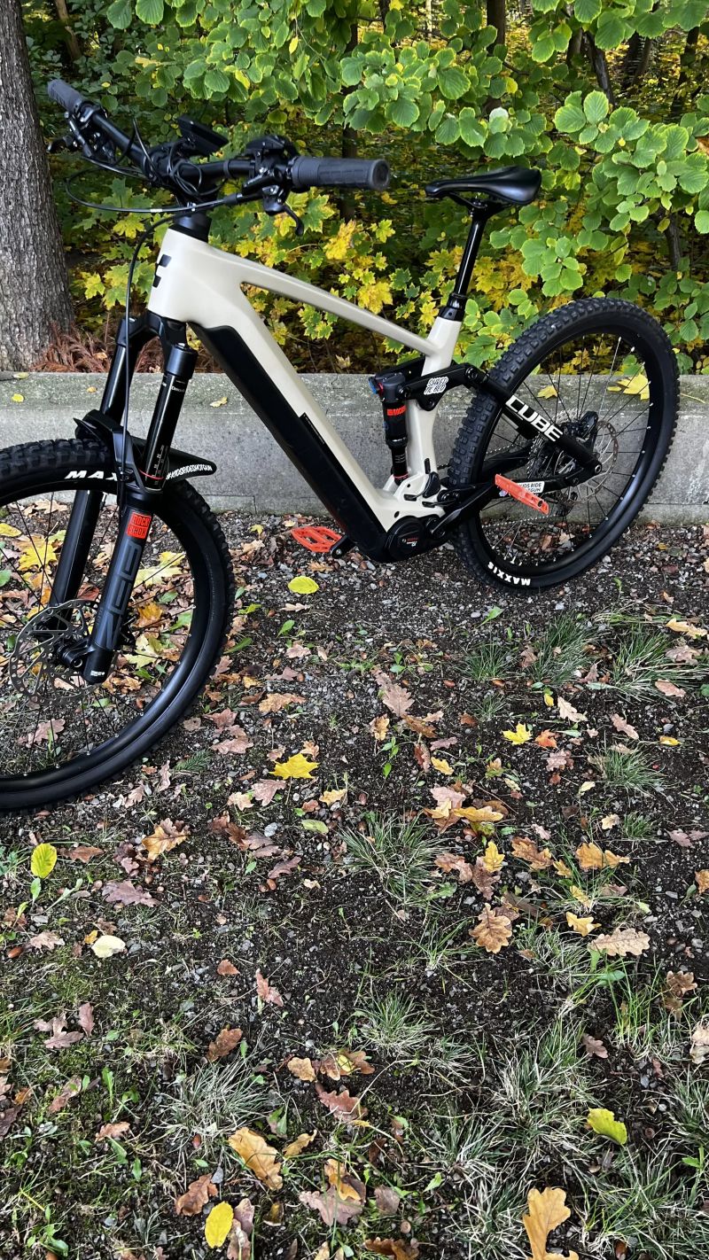 Cube Stereo Hybrid 160