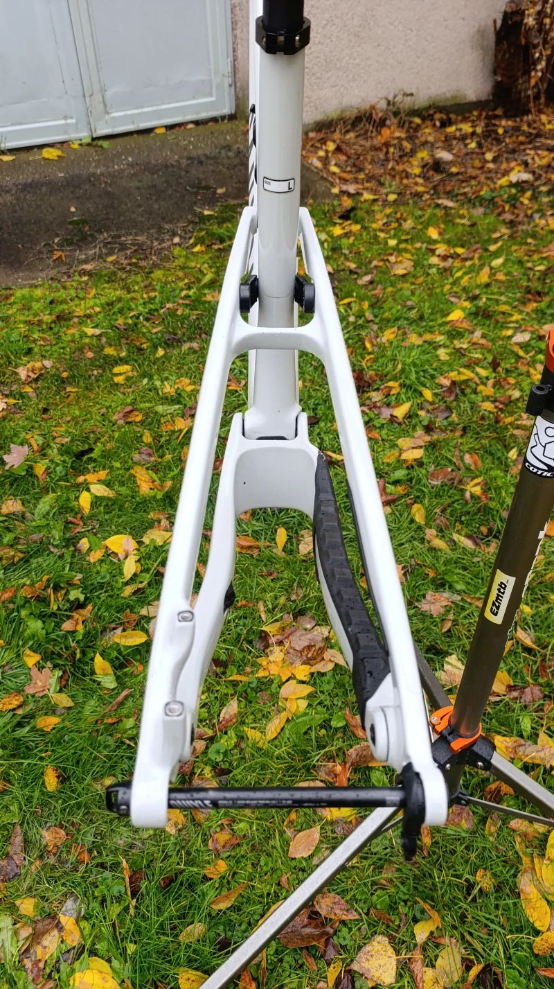 Rám Canyon Spectral CF 125 velikost L