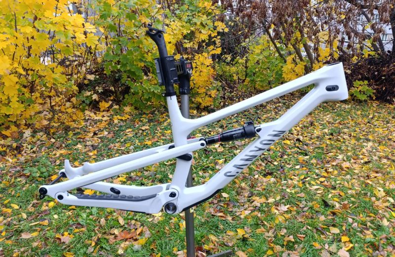 Rám Canyon Spectral CF 125 velikost L