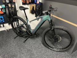 CUBE Reaction Hybrid RACE 800 vel.L a XL 2026 NOVÝ MODEL Polarlight