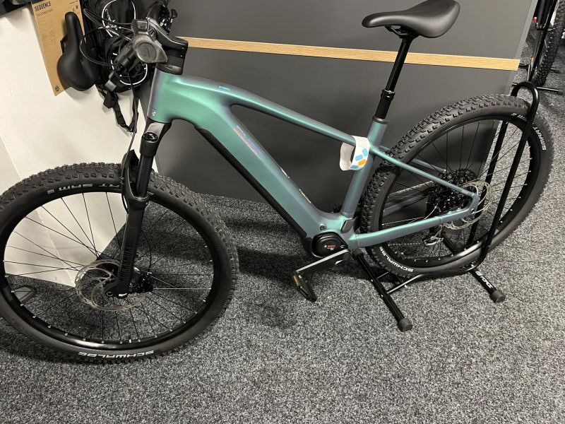 CUBE Reaction Hybrid RACE 800 vel.L a XL 2026 NOVÝ MODEL Polarlight