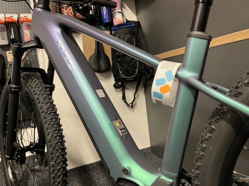 CUBE Reaction Hybrid RACE 800 vel.L a XL 2026 NOVÝ MODEL Polarlight