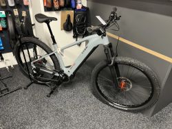 CUBE Reaction Hybrid RACE 800 vel.L 2026 NOVÝ MODEL vulcan