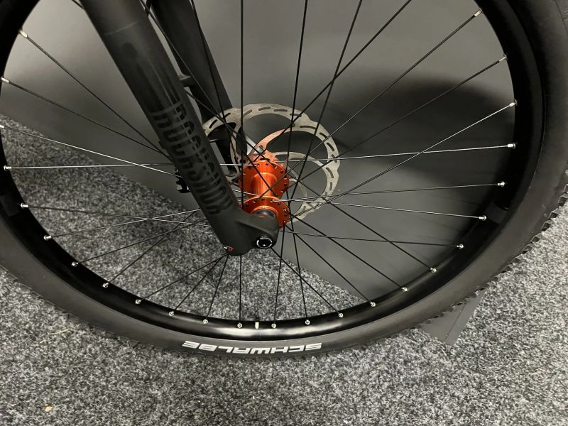 CUBE Reaction Hybrid RACE 800 vel.L 2026 NOVÝ MODEL vulcan