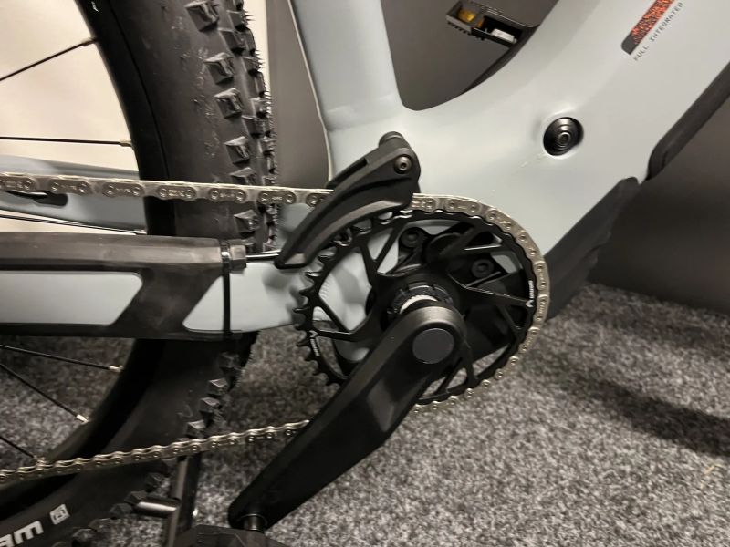 CUBE Reaction Hybrid RACE 800 vel.L 2026 NOVÝ MODEL vulcan